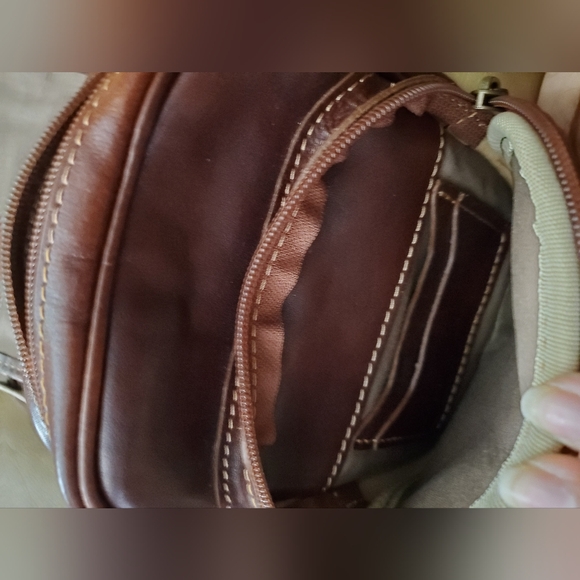 Raffaello Firenze gorgeous Leather crossbody Shoulder Bag Made in Italy - Picture 6 of 7